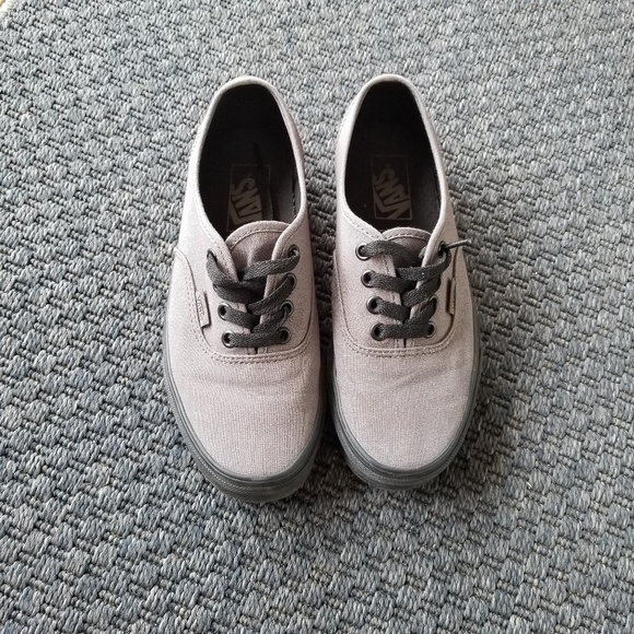 Vans Shoes - Vans Unisex Low top lace up Sneakers
